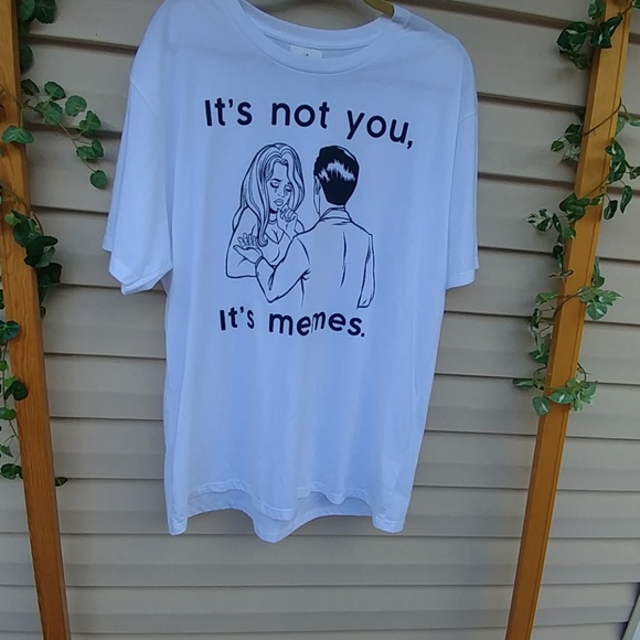 Tops - 🌻 Bundle 3/$15.00  white T-shirt